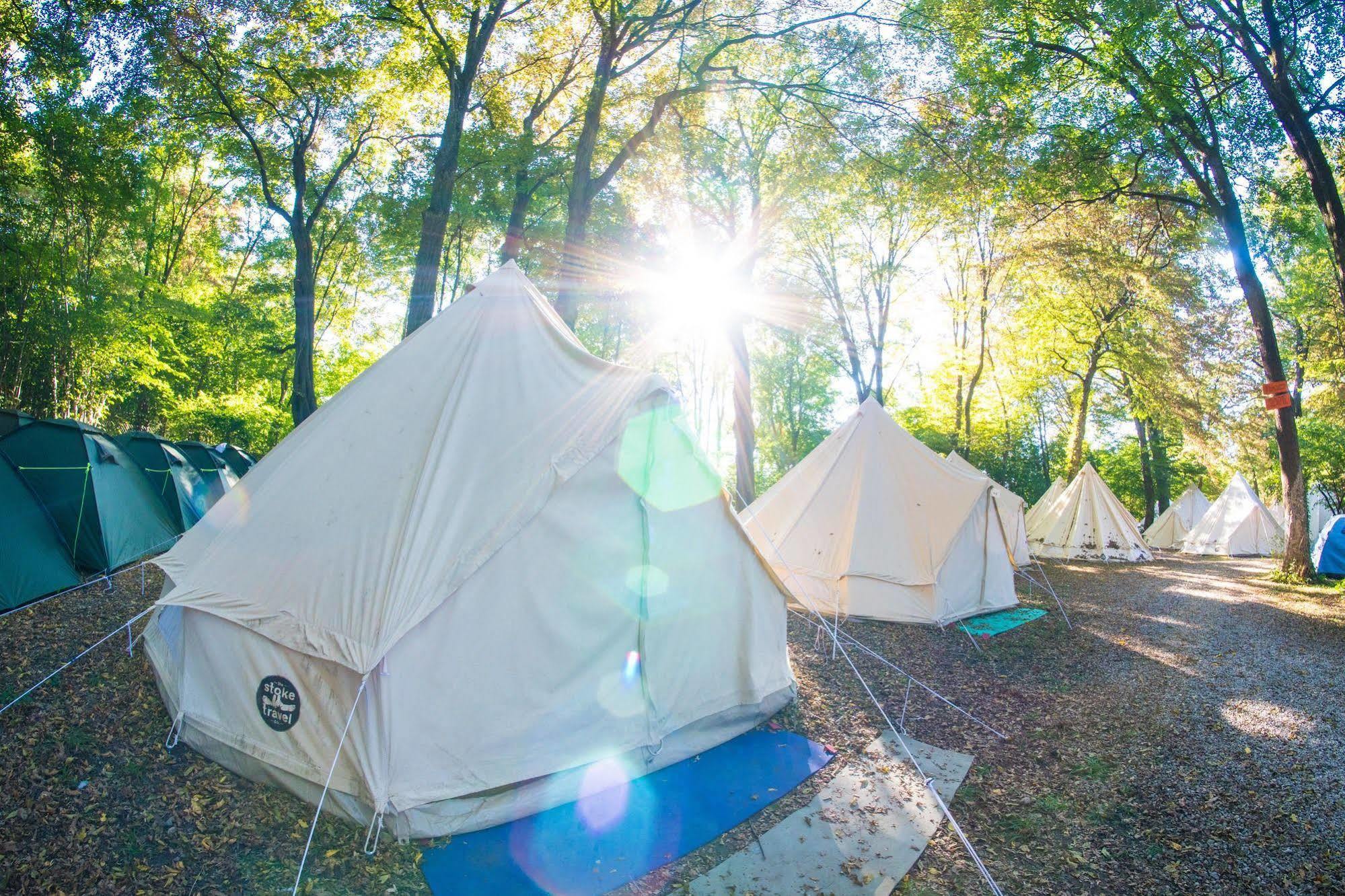Pamplona Camping Hotel Aizoáin Buitenkant foto