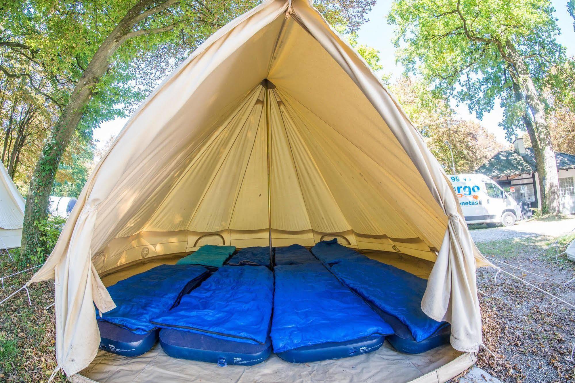 Pamplona Camping Hotel Aizoáin Buitenkant foto